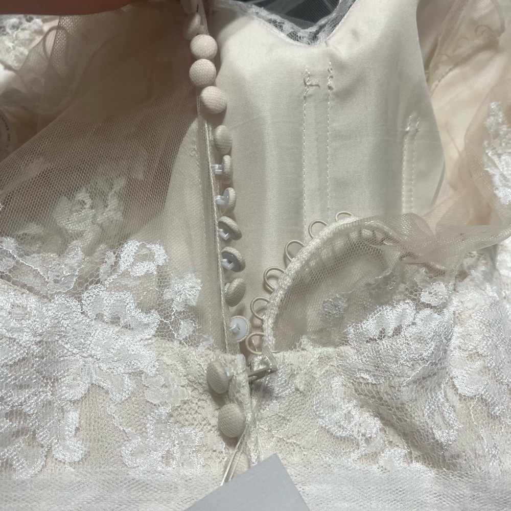 Size 22 wedding dress new with tags - Picture 6 of 7